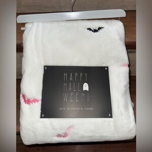 Super Cute 🥰 White Blanket With Pink and Black Bats 🦇 🦇 by Happy Halloween
